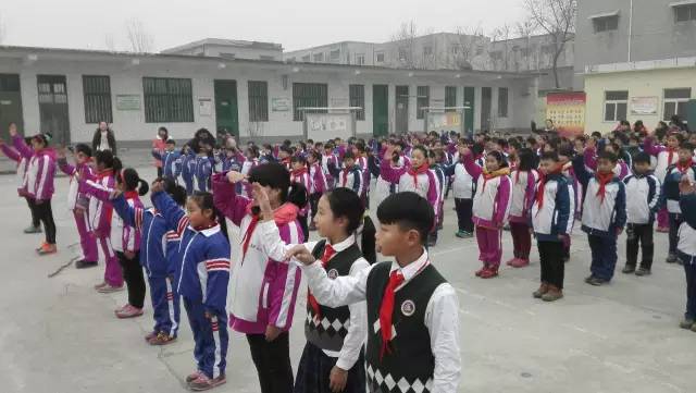 關(guān)愛留守兒童送溫暖，帶去我們冬日的關(guān)愛