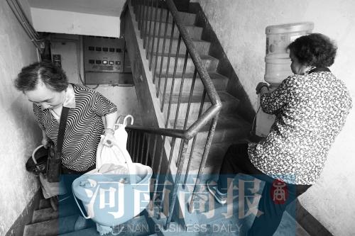 鄭州2萬多棟舊樓需加裝電梯 相關(guān)政策允許嗎？