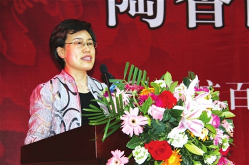 洛陽市委常委、組織部部長，洛陽市關(guān)心下一代工作委員會主任陳向平致辭