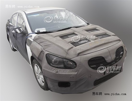 北京現(xiàn)代全新中級(jí)車(chē)