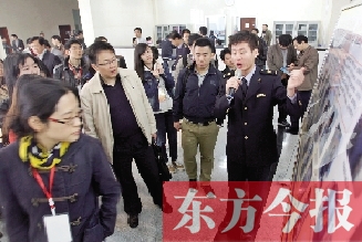 鄭州新鄭綜合保稅區(qū)的成就，引發(fā)了六省媒體記者的關注