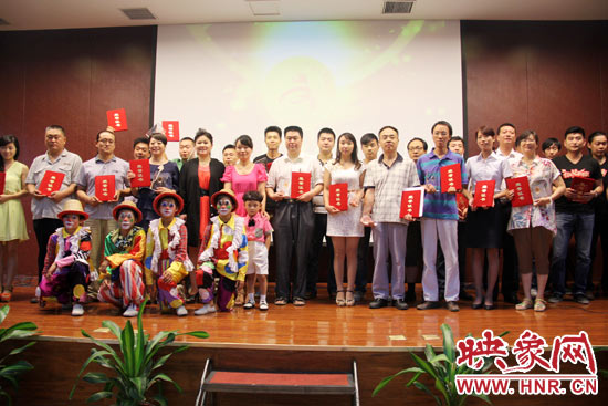 經(jīng)過網(wǎng)絡(luò)投票和專家評審，最終農(nóng)民兄弟樂隊的歌曲《中國夢》、動畫片《紅孩兒與大學院》以及《中原福塔兒童