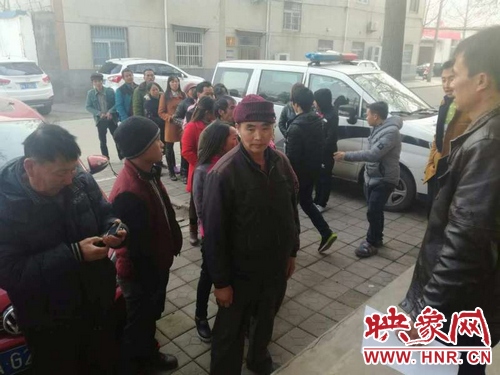 滎陽78名貴州籍農(nóng)民工兄弟拿到工資回家啦！