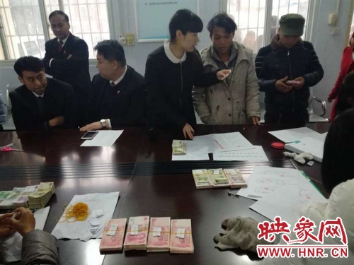 滎陽78名貴州籍農(nóng)民工兄弟拿到工資回家啦！