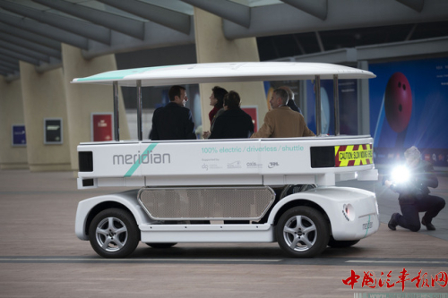 無(wú)人駕駛公交車(chē)