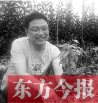 鄢陵人裴飛對(duì)經(jīng)營(yíng)花卉有著自己的一本生意經(jīng) 受訪(fǎng)者供圖