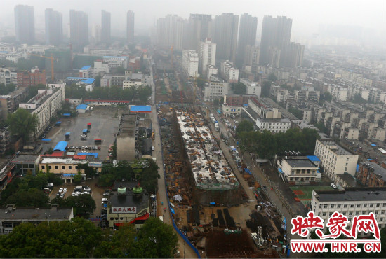 明年春節(jié)前高架橋部分道路將建成通車。