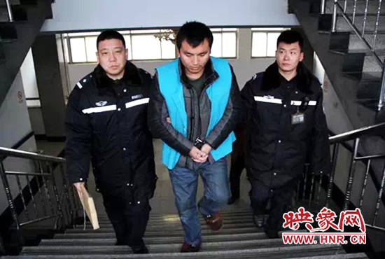 警方已經(jīng)將肇事嫌疑人控制。