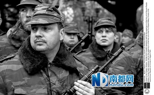 9日，烏克蘭克里米亞自治共和國(guó)的親俄武裝士兵舉行宣誓儀式。