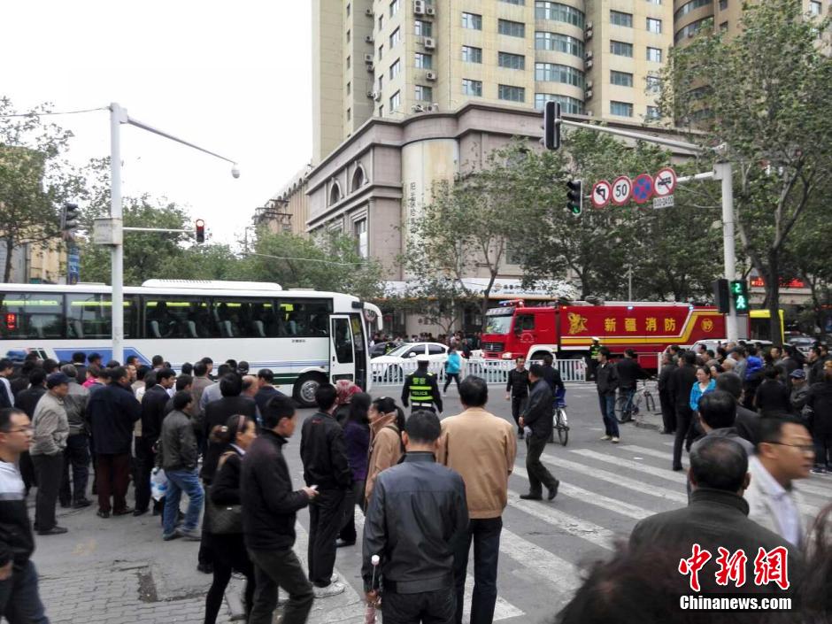 自治區(qū)和烏魯木齊市有關(guān)部門(mén)迅速處置，傷員已全部送往醫(yī)院救治。
