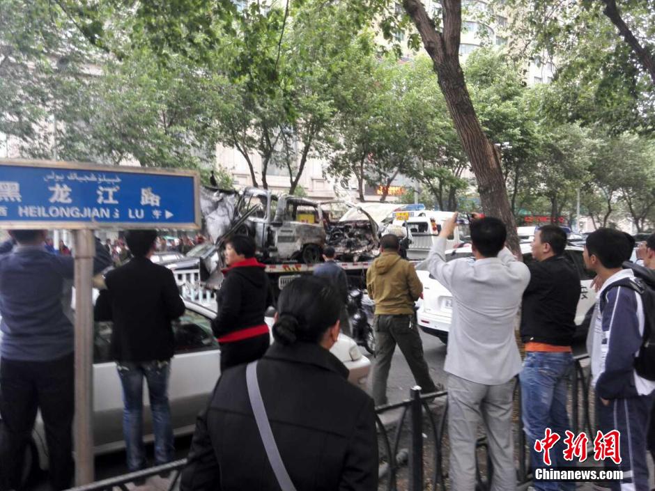 自治區(qū)和烏魯木齊市有關(guān)部門(mén)迅速處置，傷員已全部送往醫(yī)院救治。