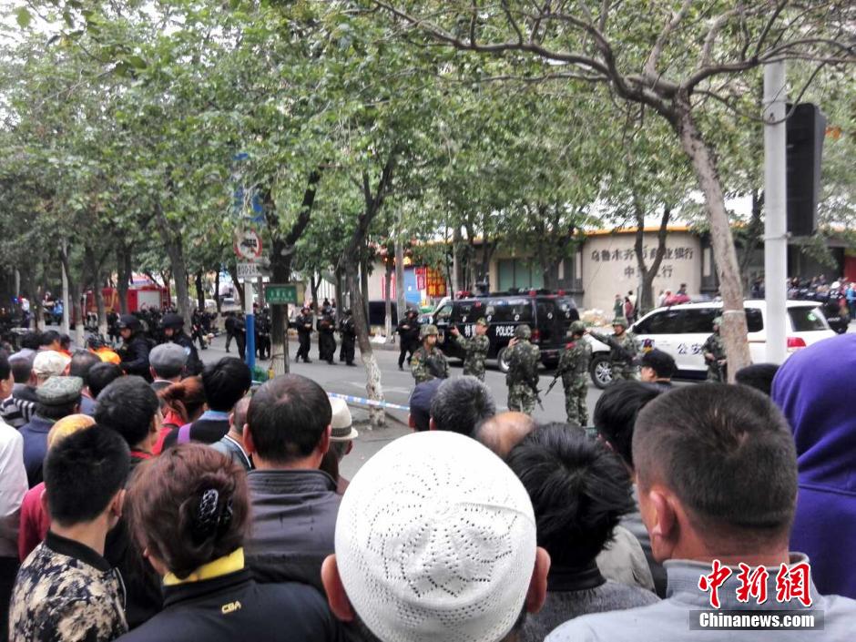 自治區(qū)和烏魯木齊市有關(guān)部門(mén)迅速處置，傷員已全部送往醫(yī)院救治。