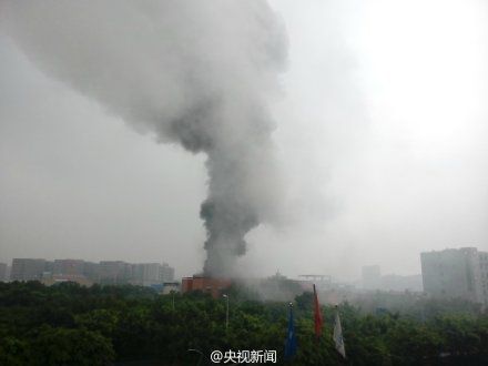 成都一制藥廠發(fā)生爆炸引發(fā)火災(圖)
