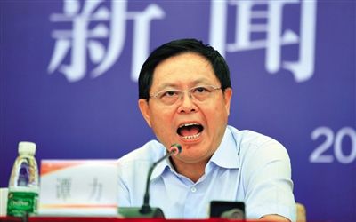 　譚力 男，1955年10月生，漢族，重慶市人，大學(xué)學(xué)歷，有知青經(jīng)歷。2009年3月前，一直在四川工