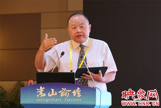 清華大學(xué)國學(xué)院副院長劉東演講。