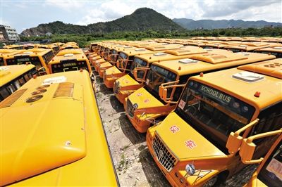 8月28日，浙江溫嶺，擱置農(nóng)村近1年的校車。