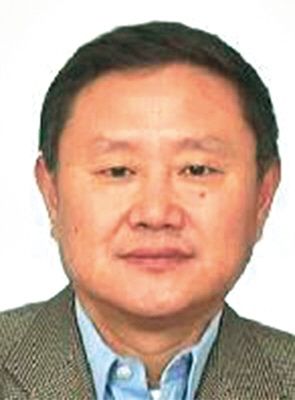 胡奉憲 現(xiàn)年60歲，外逃前任四川韻律實業(yè)發(fā)展公司總經(jīng)理、董事長，2009年11月逃往美國或澳大利亞。