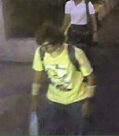 據(jù)泰國(guó)媒體報(bào)道，警方目前已鎖定曼谷17日爆炸嫌疑人。
