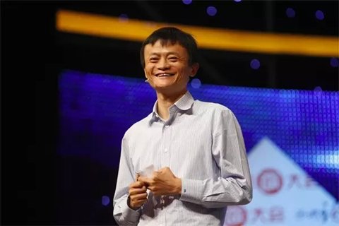 2011年8月17日，阿里巴巴集團宣布，將提供30億元無息貸款，幫助員工解決首次置業(yè)問題，每人最高可申請30萬元。此外，阿里巴巴還將投入5億元設教育基金，通過和教育機構(gòu)共同辦學、與現(xiàn)有學校合作，解決員工子女入園、上學問題;向基層員工發(fā)放一次性的物價、子女教育補貼，預計總額超過4000萬元。