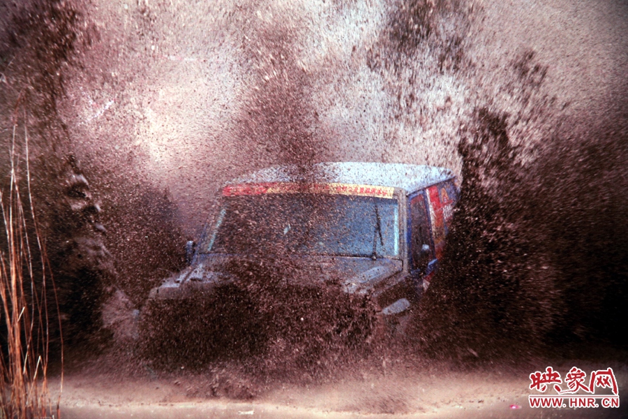 賽車的世界、更是男人的世界。圖為部分參展攝影作品。