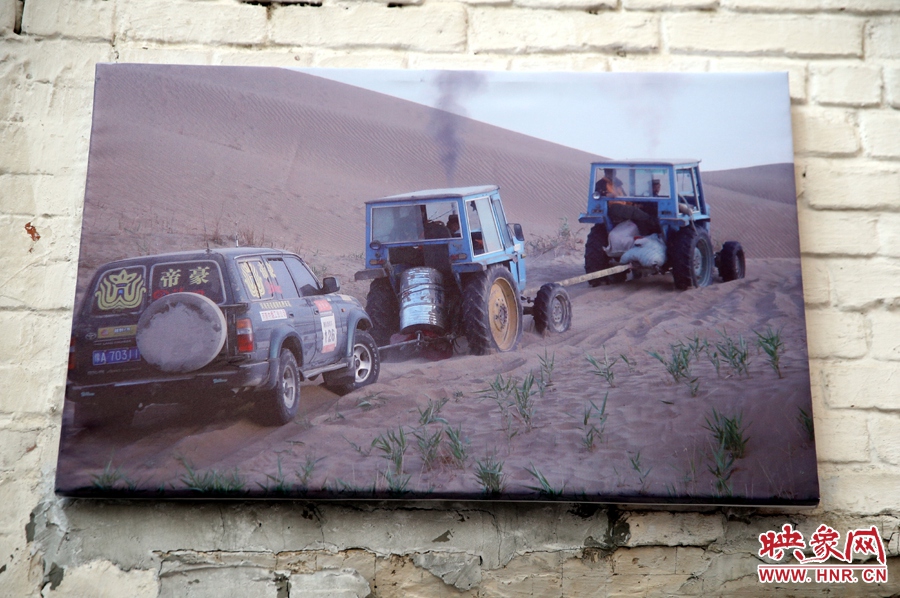 賽車的世界、更是男人的世界。圖為部分參展攝影作品。
