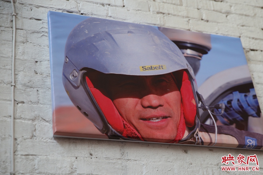 賽車的世界、更是男人的世界。圖為部分參展攝影作品。