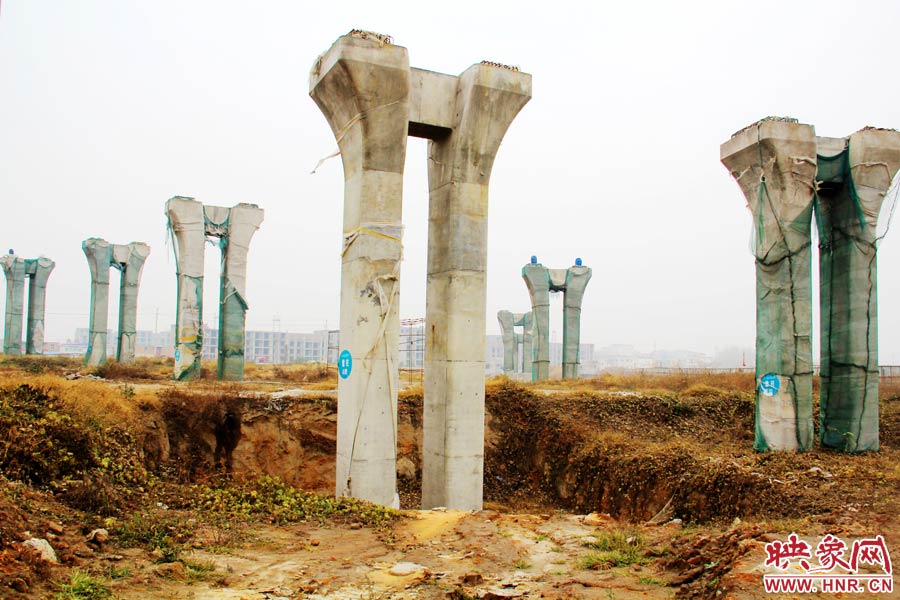 相關(guān)負(fù)責(zé)人也對(duì)外表示，投資15個(gè)億的項(xiàng)目，實(shí)際到賬的只有6000多萬(wàn)元，所以工程被迫停下。