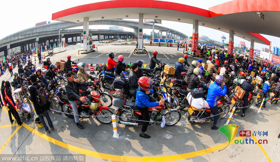 今年廣東、廣西兩省共193座中石化油站將為返鄉(xiāng)車主提供“6+X”免費服務，并將為1萬名“返鄉(xiāng)摩騎”免