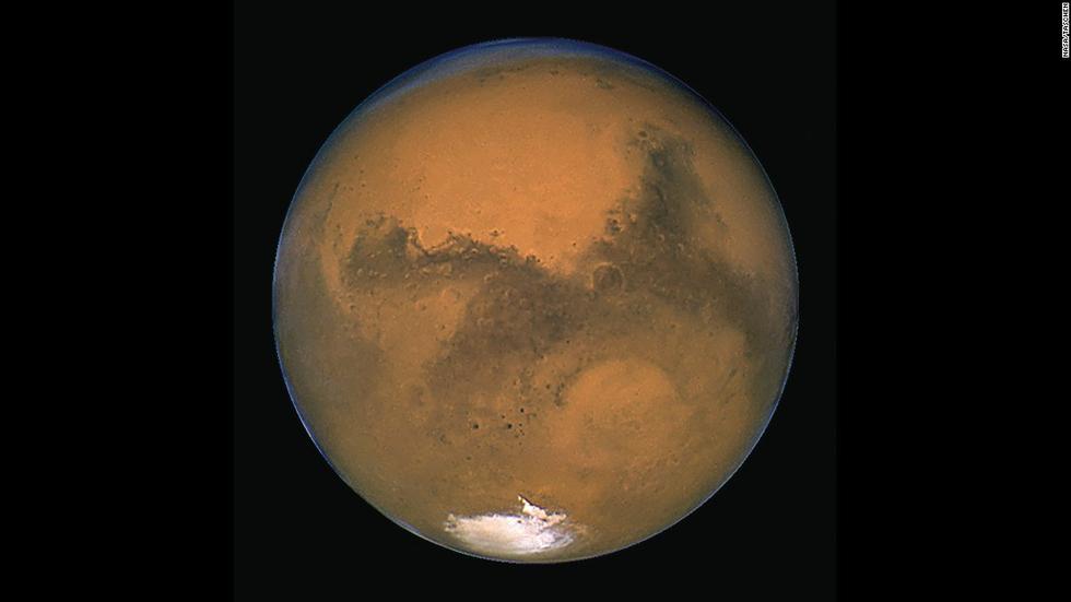 哈勃望遠鏡剛進入太空就遇到了個大問題：它的主鏡片存在缺陷，導致成像模糊。