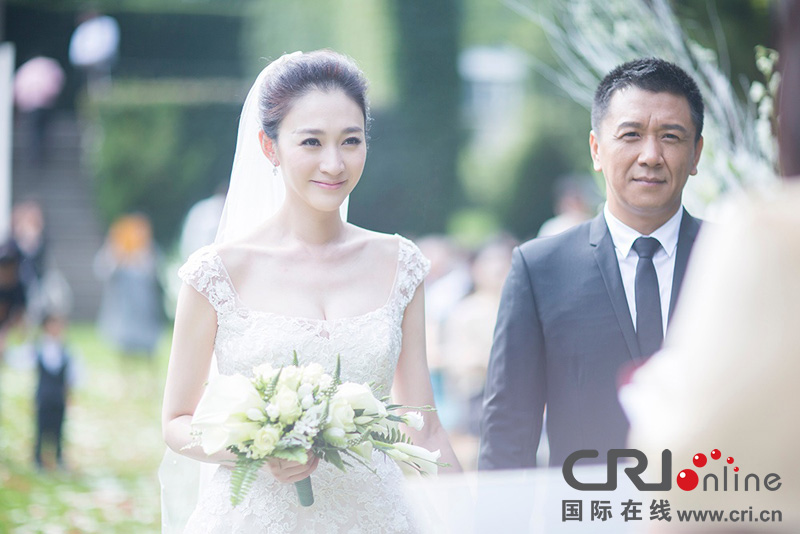 李小冉比利時辦婚禮 朱丹、鐘欣潼、應(yīng)采兒做伴娘