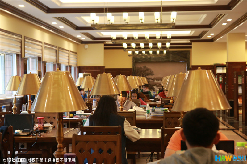 重慶大學(xué)改造翻新的“民國風(fēng)圖書館”走紅網(wǎng)絡(luò)，引得無數(shù)網(wǎng)友點(diǎn)贊