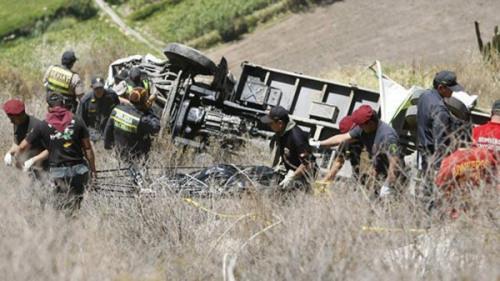 秘魯南部一客車(chē)墜落山谷，至少25人死亡網(wǎng)頁(yè)截圖