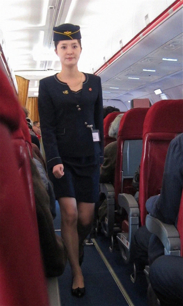 朝鮮領(lǐng)導(dǎo)人金正恩最近下令國(guó)營(yíng)高麗航空的女空服員改穿比較短、比較緊的裙子。