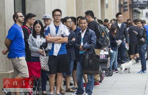 中國(guó)果粉瘋搶水貨 或有500萬(wàn)部iPhone6走私入華