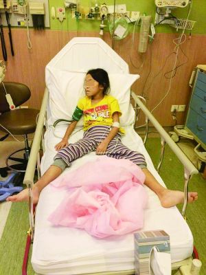病危的8歲中國女孩菲比。