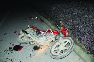 事故現(xiàn)場，被撞摩托車