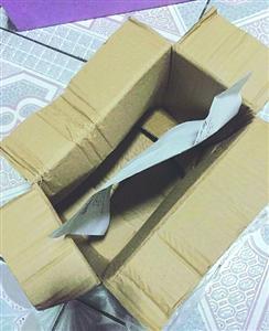 拼多多團(tuán)購面膜，結(jié)果送來一個(gè)空盒、一張紙條。