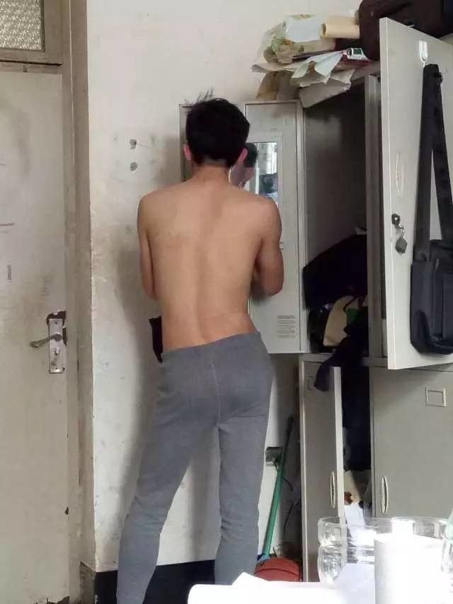 這個學(xué)校的男生宿舍火了！女同學(xué)都喊著要嫁