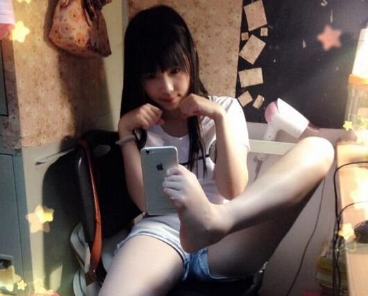妹子們每周花至少五小時(shí)自拍，到底是為啥？