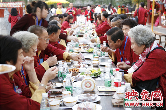 “節(jié)·會”期間的清明上河園喜事一串串