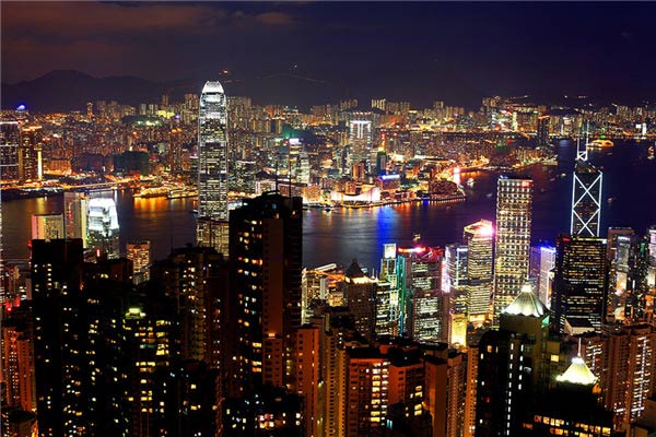 不要溫和地走進那個良夜 因為夜太美！