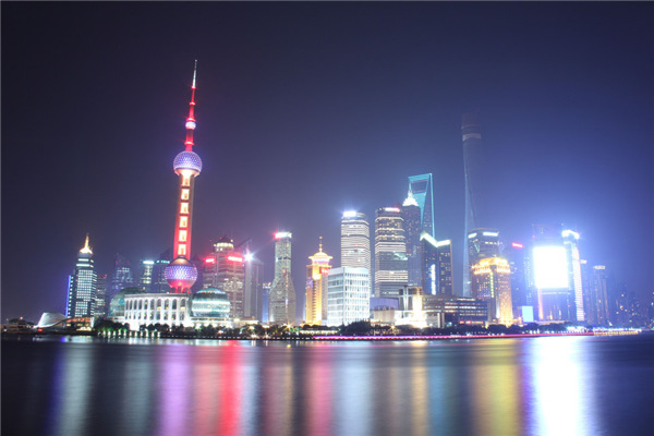 不要溫和地走進那個良夜 因為夜太美！