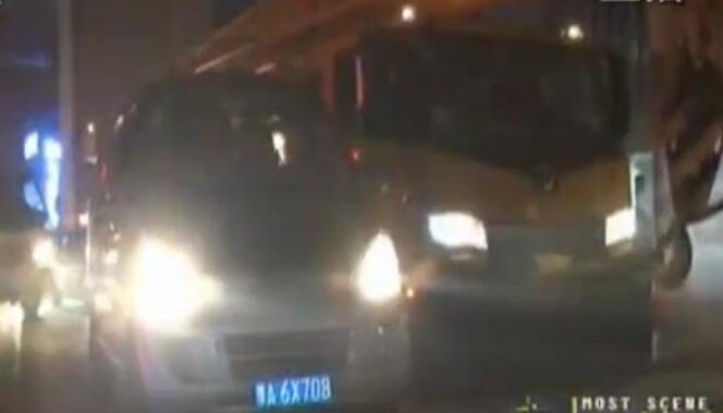 撞了車還打人 這是誰在胡鬧？