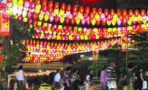 新加坡唐人街裝飾兩萬個(gè)燈籠慶中秋再創(chuàng)紀(jì)錄（圖）