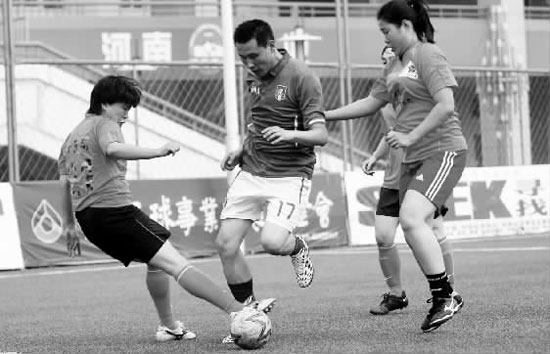 因?yàn)樯眢w條件受限，女足幫只能走技術(shù)流路線
