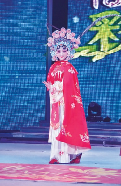 河南電視臺新農(nóng)村頻道少兒戲曲春晚，杜麗鵬表演的《西游記》中的借扇故事