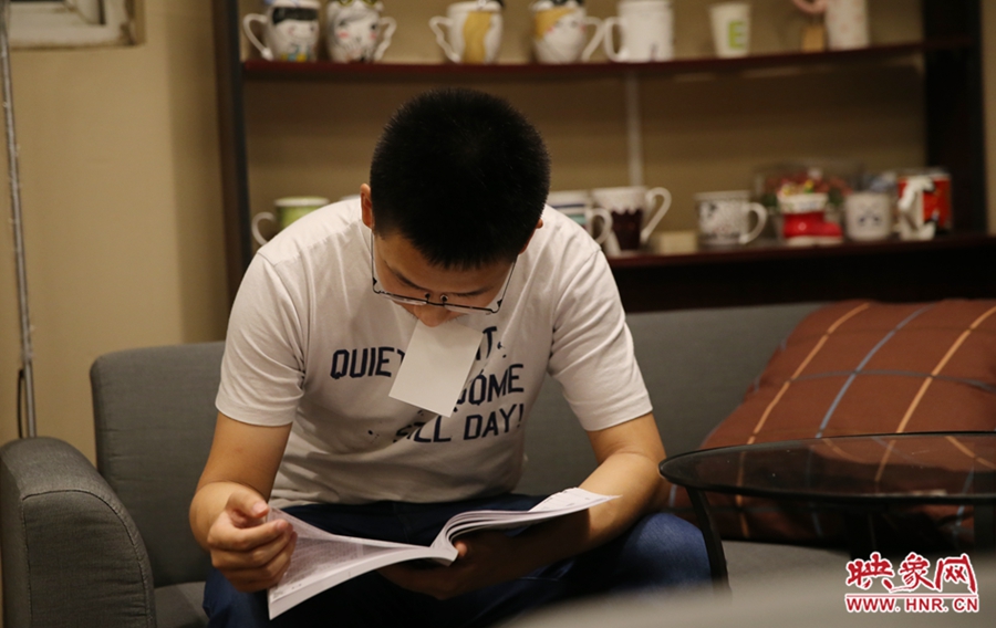 楊栗，22歲，某大學(xué)大三學(xué)生：喜歡這種看書的環(huán)境。
