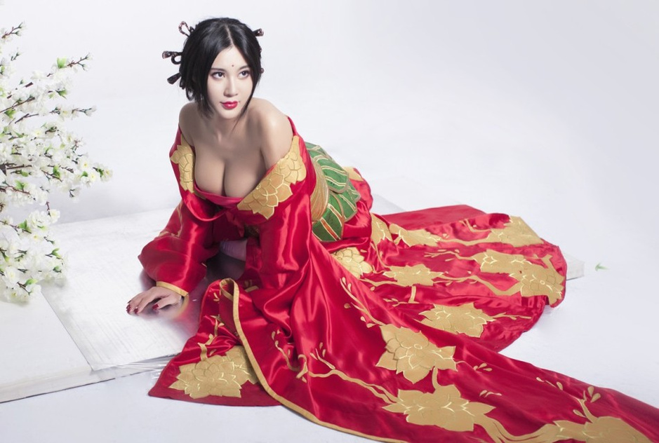 乳神穿越成貂蟬性感撩人 ?；ㄉ矸菔苜|(zhì)疑