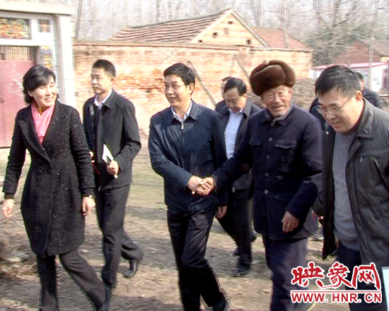 金冬江、李萬(wàn)順、吳文立一行赴正陽(yáng)縣慰問(wèn)